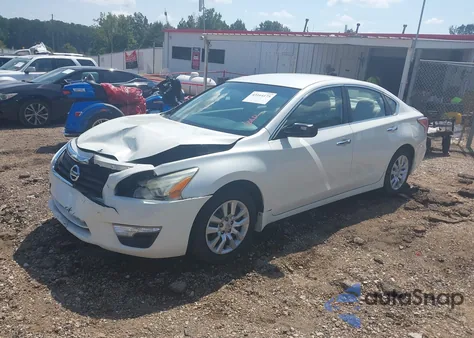 2015 Nissan Altima 2.5 S z USA, uszkodzony, nr VIN 1N4AL3AP4FC270774